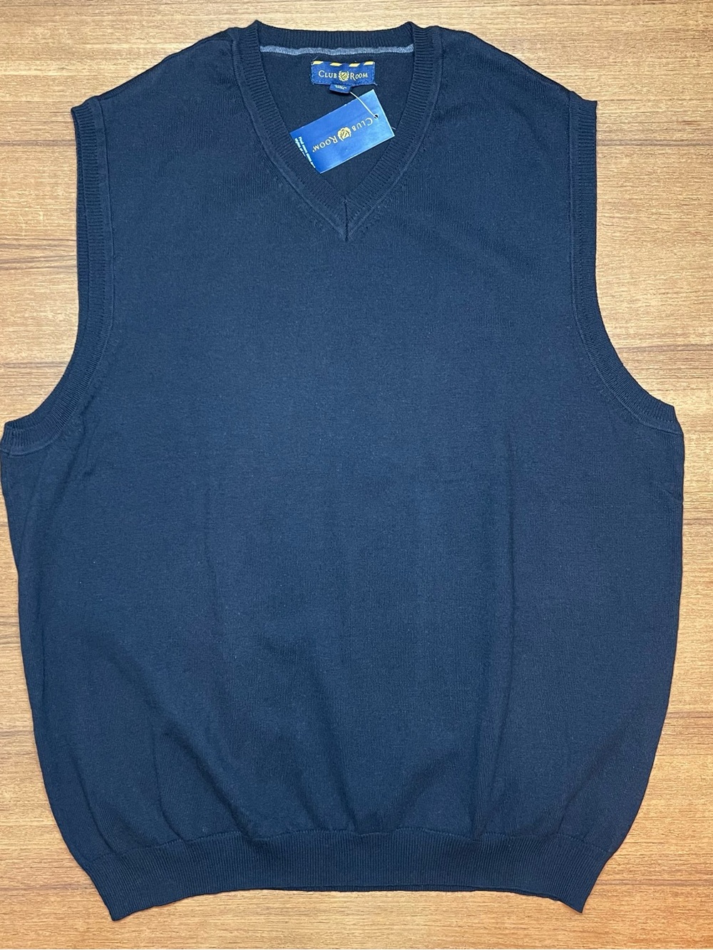 Club Room Men’s V-Neck Sweater Vest Deep Black Size Medium Cotton Blend NWT